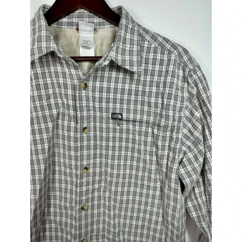 The North Face Plaid Button‎ Up Shirt Long Sleeve Vented Back Size Medium